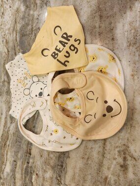 Disney Baby Winnie the Pooh baby bibs, Set of 5
